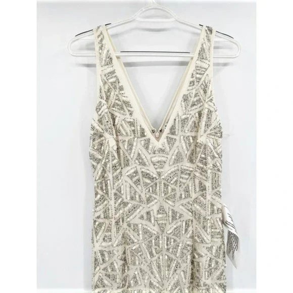 NWT Mac Duggal Ivory and Silver Sequin V-Neck Slit Leg Gown 10 MSRP: $650 - Picture 8 of 9